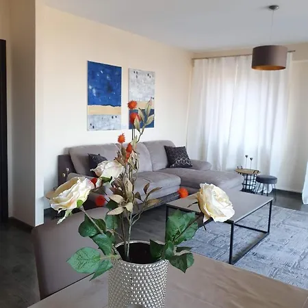 Seasons Luxury Residences Apartament 4b Апартаменти *
