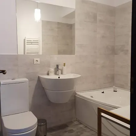 Seasons Luxury Residences Apartament 4b Брашов
