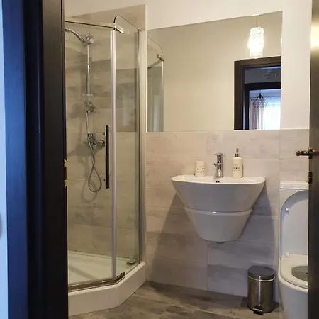 Seasons Luxury Residences Apartament 4b Апартаменти